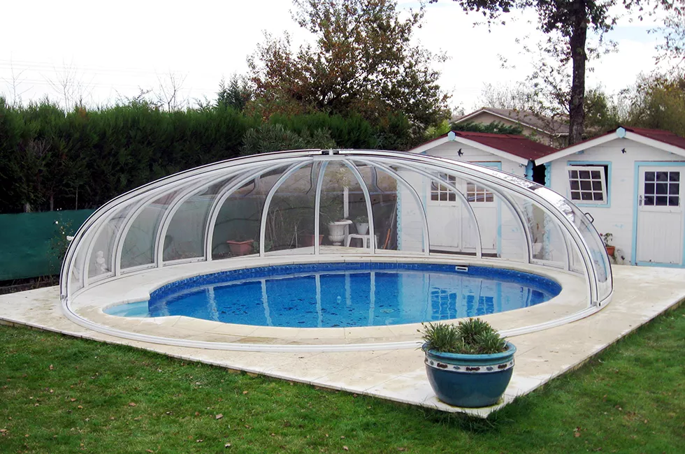 Abri de piscine rond Vöroka en Région Wallone