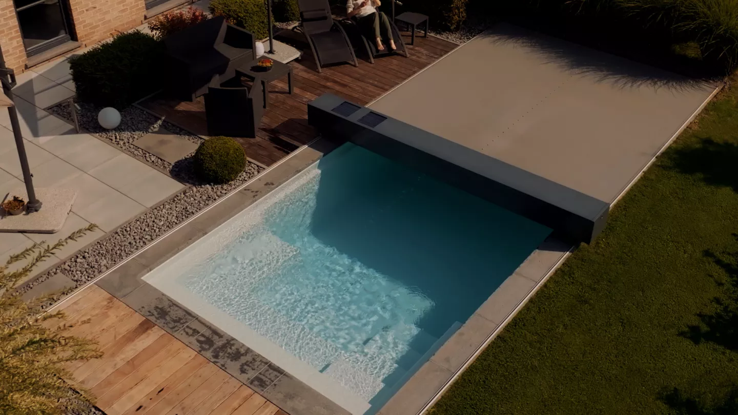 Piscine préfabriquée RivieraPool avec couverture Coverseal à Couvin