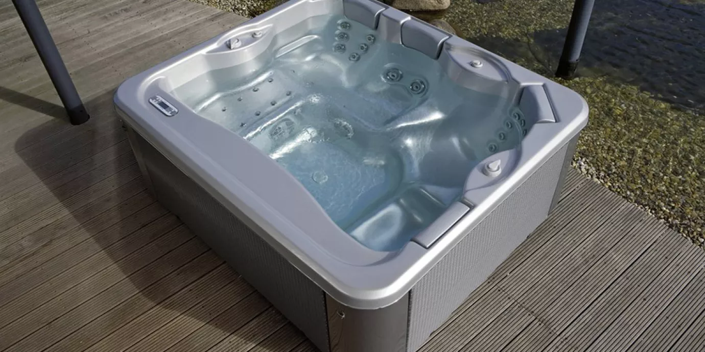Spa portable jacuzzi vendu chez Pascal Riche