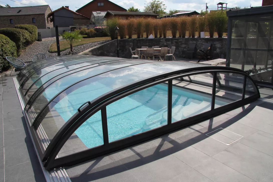 Abri de piscine bas