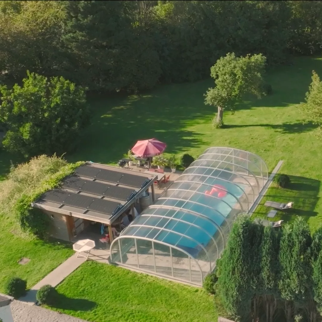 Client 3 - piscine vue de loin.png
