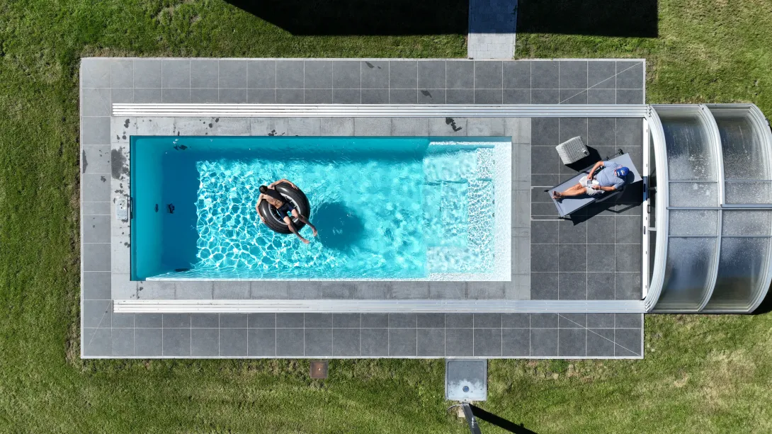 piscine-abri-haut.JPG