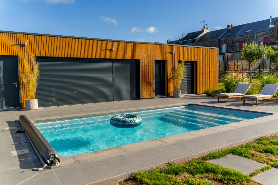 piscine-avec-couverture-barres.jpg
